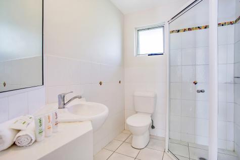 2 Bedroom Apartment Bathroom
 - Eco Beach Resort Byron Bay