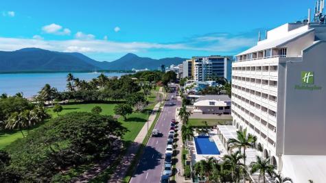 Holiday Inn Cairns Exterior Esplanade - Cairns Harbourside Hotel