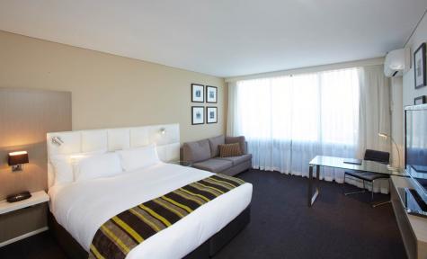 Standard Deluxe
 - Holiday Inn Warwick Farm