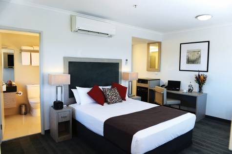 Queen Room - Courtyard by Marriott Darwin