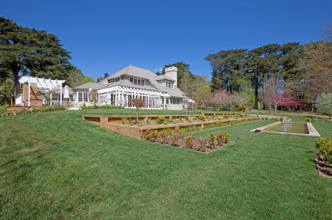 Parklands Main Guest House - Parklands Country Gardens & Lodges