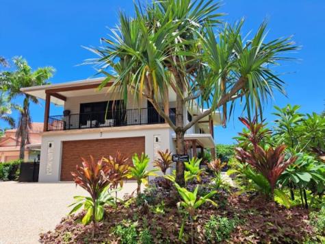 Front Of Property - Seadreams Mission Beach